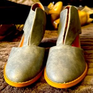 Baby blue ankle like boots or heeled candles super cute never been worn